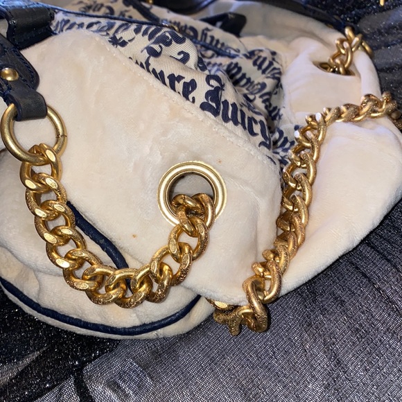 β¨ Juicy Couture Purse β¨ - Picture 4 of 11